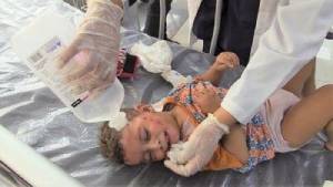 تصاویر دردناک ترسیدن دختربچه فلسطینی پس از حملات رژیم صهیونیستی